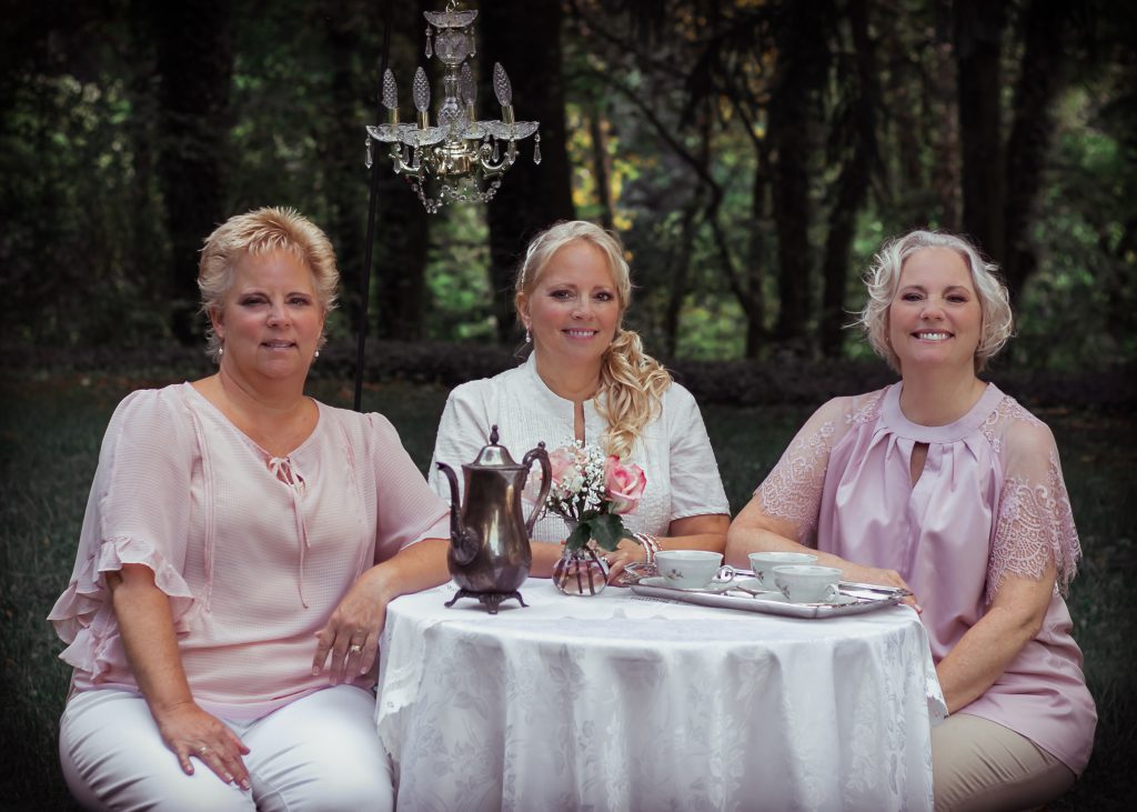 outdoor family sister photo shoot fine art in reading, pa
