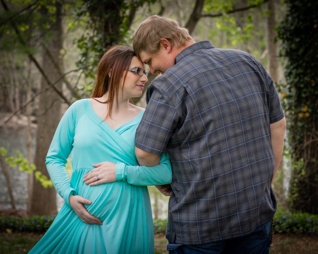 Outdoor Matrenity photoshoot in Berks County, PA